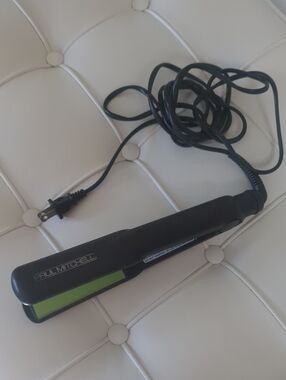 PAUL MITCHELL FLAT IRON